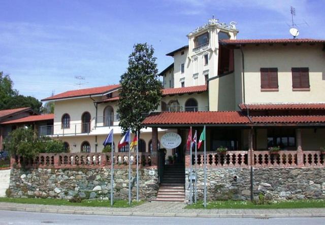 Hotel Ristorante Taverna Verde Piverone Zewnętrze zdjęcie