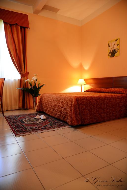 Hotel Ristorante Taverna Verde Piverone Pokój zdjęcie